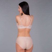 Sujetador preformado control encaje allover con aros y con foam.