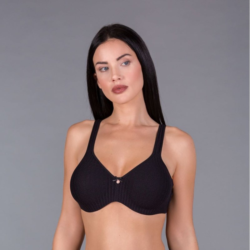 Sujetador preformado control encaje allover con aros y sin foam.