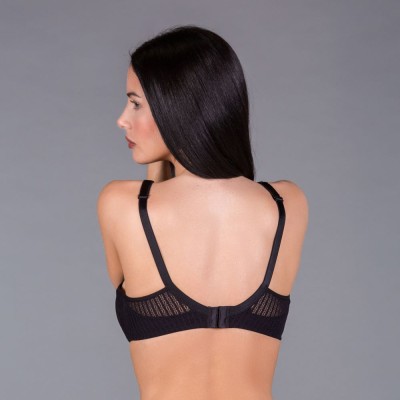 Sujetador preformado control encaje allover con aros y sin foam.