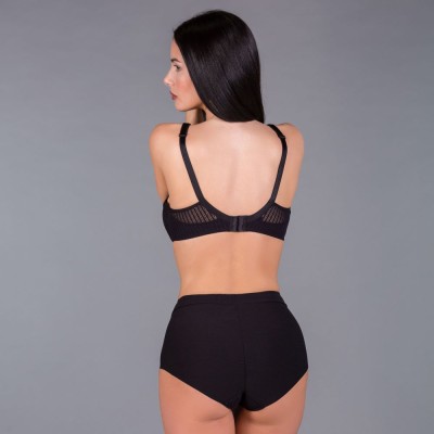Sujetador preformado control encaje allover con aros y sin foam.