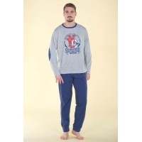 Gris athletic, pantalón marino entretiempo.